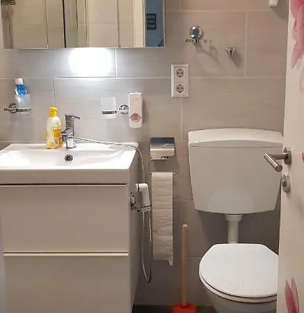 Apartman In 8 *